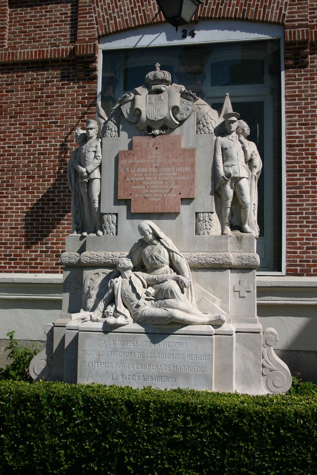 Eladia Fernández-Espartero y Blanco's monument, Madrid - 01.JPG